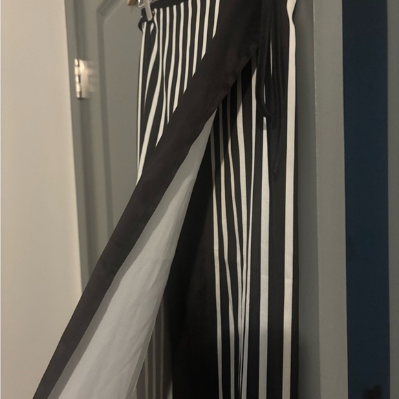Commense Black and White Striped Skirt - Picture 5 of 6